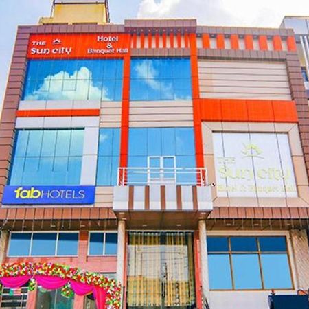 Capital O 64299 Hotel Suncity Juhi Bari Exterior foto